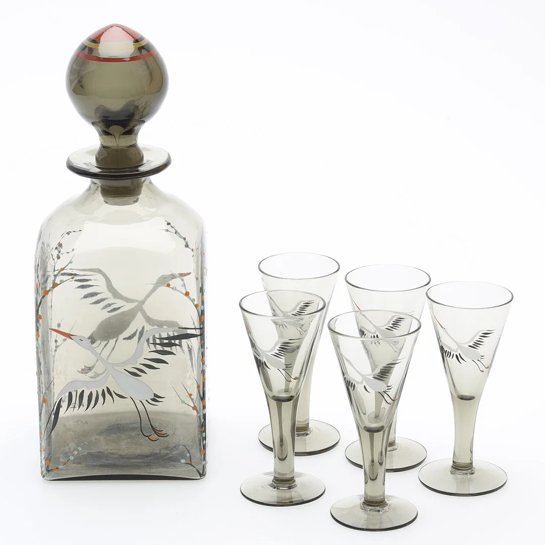 KARAFF MED GLAS, fägat glas med fågelmotiv, tidigt 1900-tal. — Utility glass — Auktionsmagasinet Vänersborg