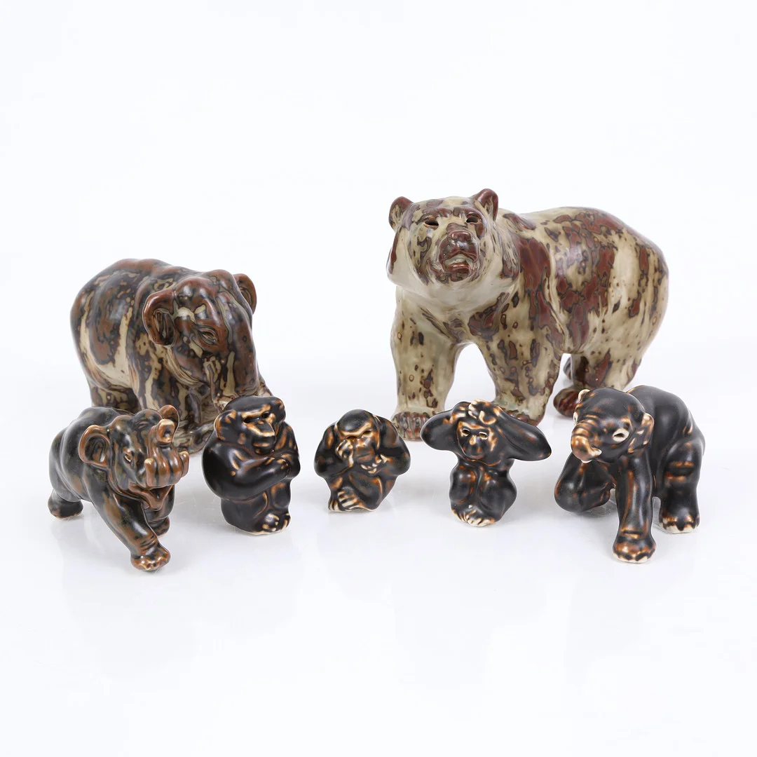 KNUD KYHN. Royal Copenhagen. En samling figurer af stentøj (7). — European — Bidstrup Auktioner