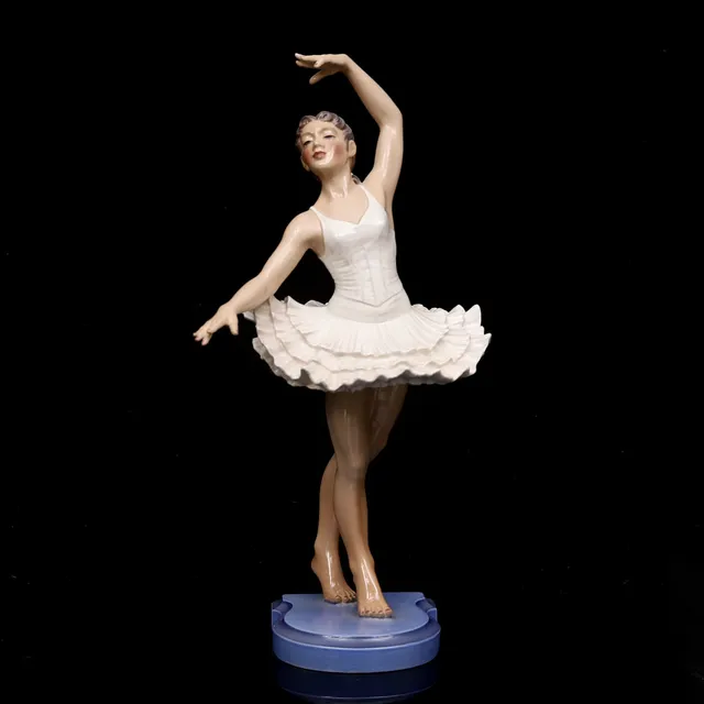 DAHL JENSEN. Figurin, "Ballerina", modellnr 1338.