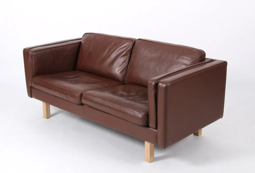 Henning Jensen. To½--pers. sofa, brun læder — Furniture/Lounge suites, sofas — Lauritz