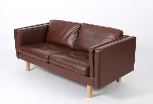 Henning Jensen. To½--pers. sofa, brun læder