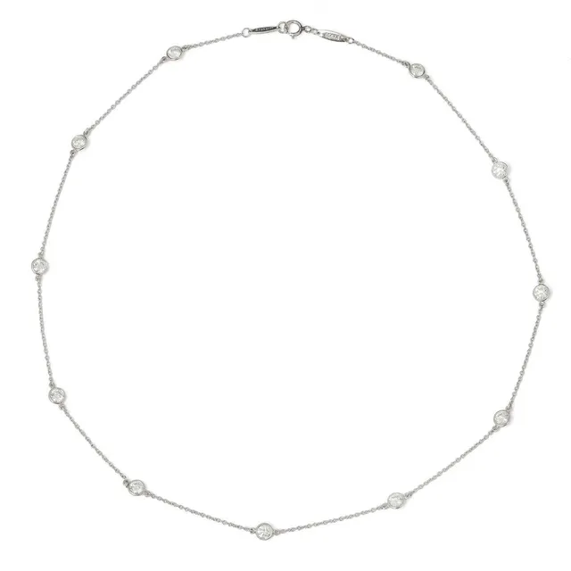A “Diamons by the Yard” diamond necklace set with eleven brilliant-cut diamonds weighing a total of app. 1.54 ct., mounted in platinum. Colour: E-F. Clarity: VVS-VS. Design by Elsa Peretti. Weight app. 4.5 g. L. 40.5 cm.