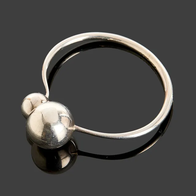 JACQUELINE RABUN (USA, FÖDD 1961). Armring, "Cave", sterlingsilver samt 18K guld, No 509, för Georg Jensen, Danmark.
