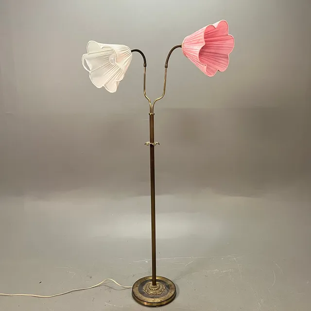 GOLVLAMPA, 2-armad, omkring 1900-talets andra hälft.
