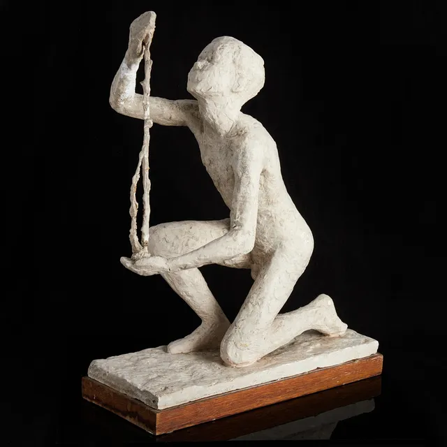 TORSTEN FRIDH. Examination, skulptur, gips på träsockel, signerad 'Fridh'.