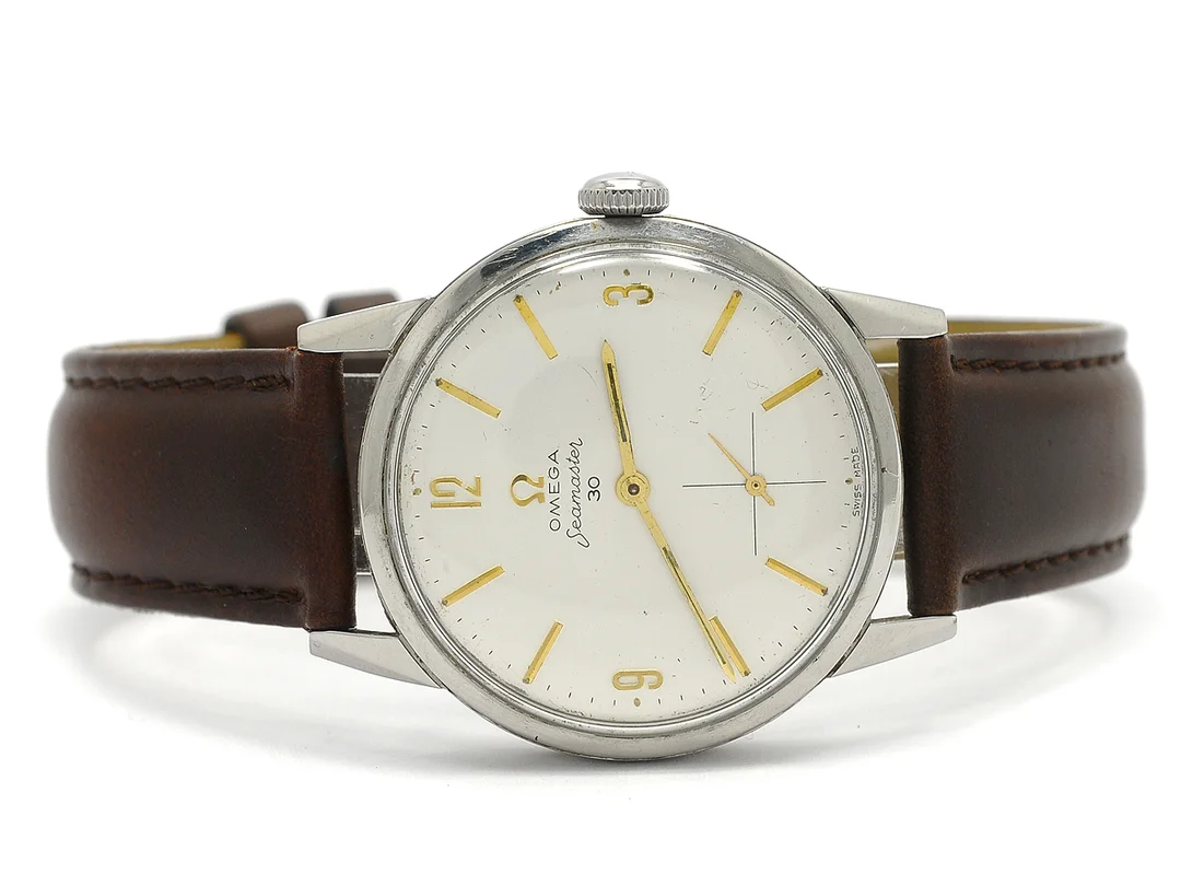 OMEGA, Seamaster 30, Cal 267, Serie nr. 16180839, Ref nr. ST 125.003, Boett nr. 125.003-62, herrur, 35 mm, stål, manuell, plexiglas, liten sekundvisare, skadad urtavla, läderband, ca 1961. — Klockor/Omega — Kaplans