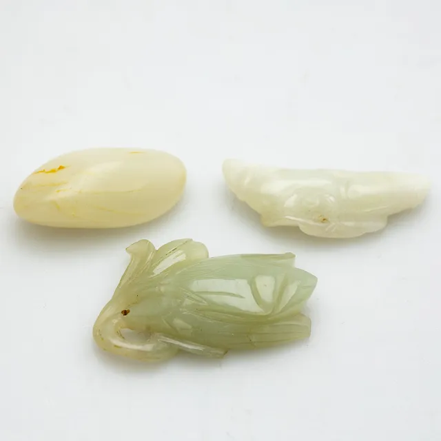Drei Jade-Anhänger, China, späte Qing-Dynastie (3).