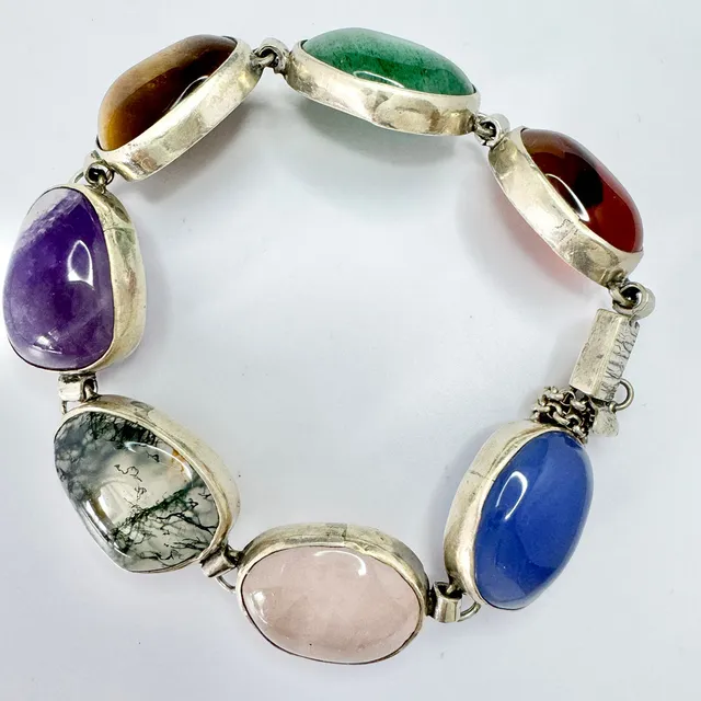 VICTOR JANSON. Sverige år 1970. Armband i silver med agater och kvarts-stenar.