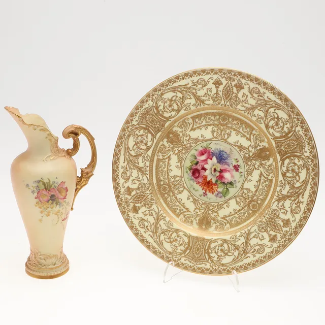 ROYAL WORCESTER SIGNED CABINET PLATE & BLUSH IVORY JUG.