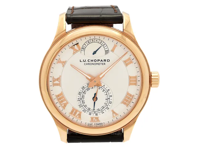 CHOPARD, L.U.C Quattro, Chronometer, Cal 12 1/2" LUC 1.98, Verk nr. 166350, Serie nr. 1885766, Ref nr. 161926-5001, Boett nr. 1926, herrur, 43 mm, 18K rosa guld, manuell, safirglas, datum, gångreservsindikator (9 dagar), liten sekundvisare, glasbaksida, läderband, originalspänne (18K rosa guld), cert, februari 2020, träbox, ytterkartong.