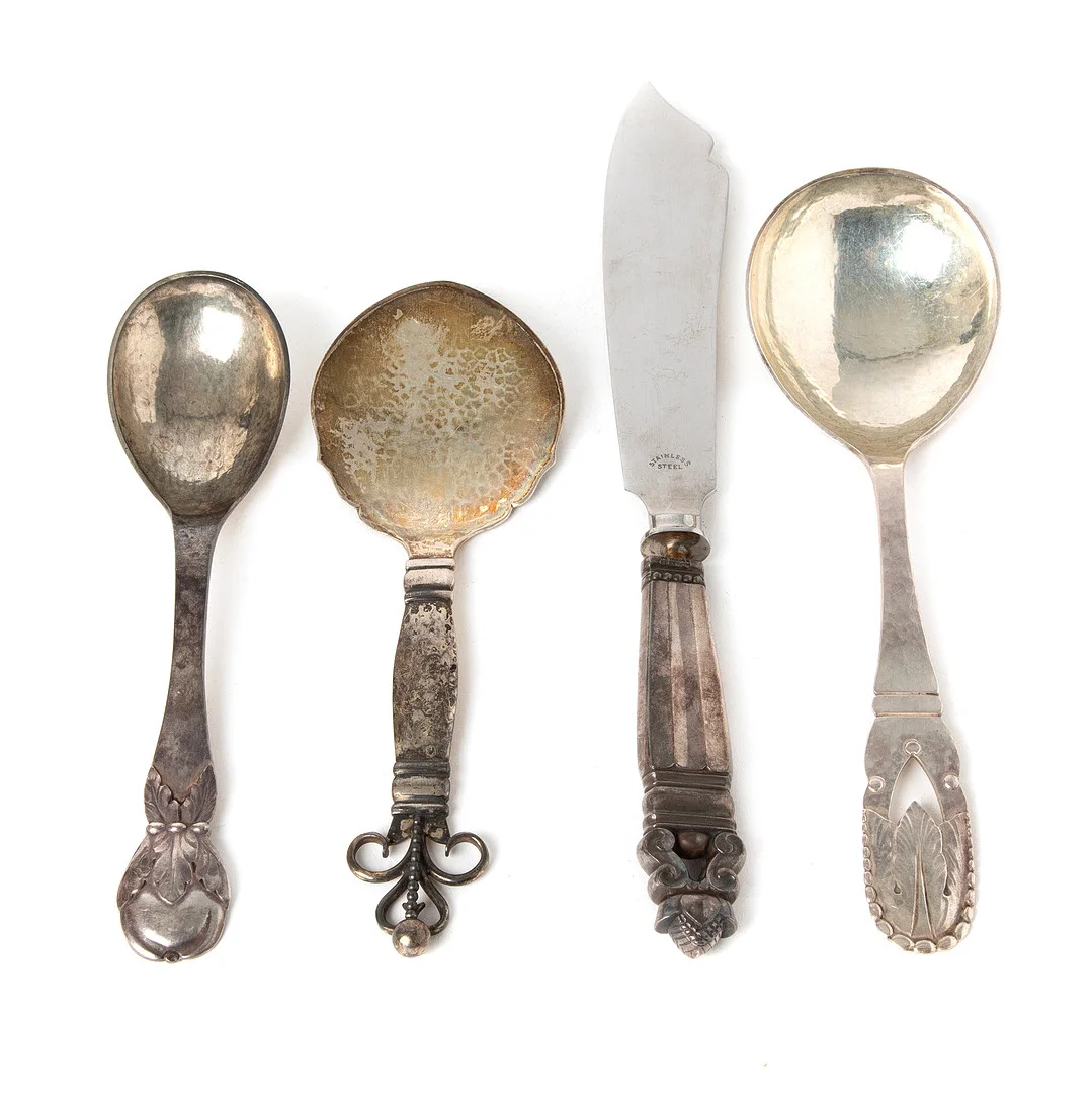 SERVERINGSBESTICK. Fyra st, silver, bland annat Georg Jensen. — Silver — Stockholms Auktionsverk Göteborg