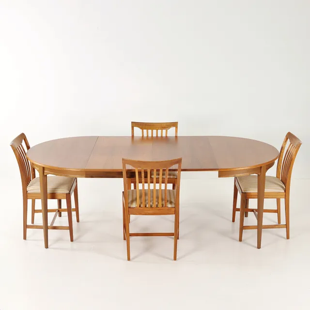 SVANTE SKOGH. 1908-1988. Matbord med iläggsskivor och 4 st stolar, "Vindö", 1960-tal.