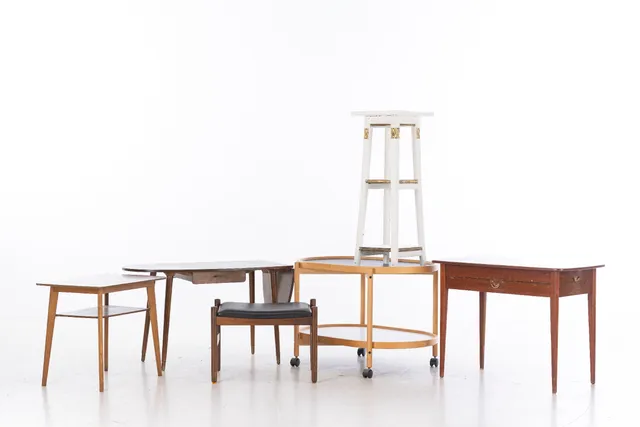 Collection of side/coffee tables and 1 stool made of rosewood. (6)