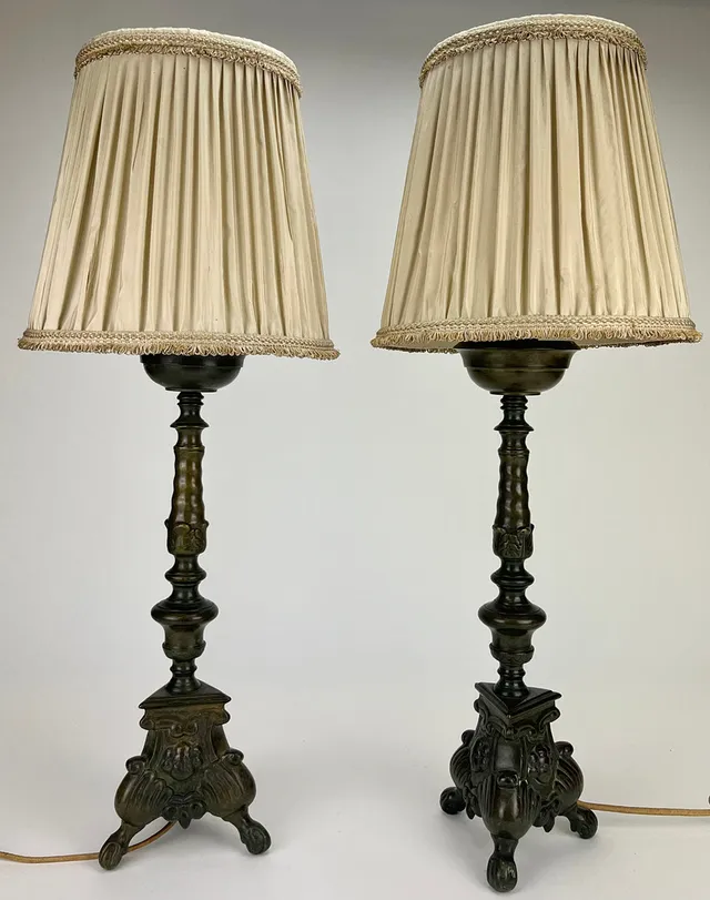 BORDSLAMPOR, ett par, barockstil, 1900-tal.
