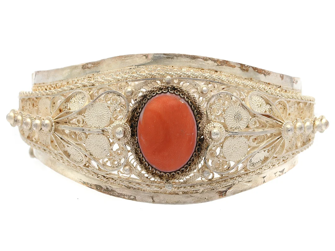 ARMBAND, silver, filigranarbete, korall, vikt 38 g. — Smycken/Armband — Kaplans
