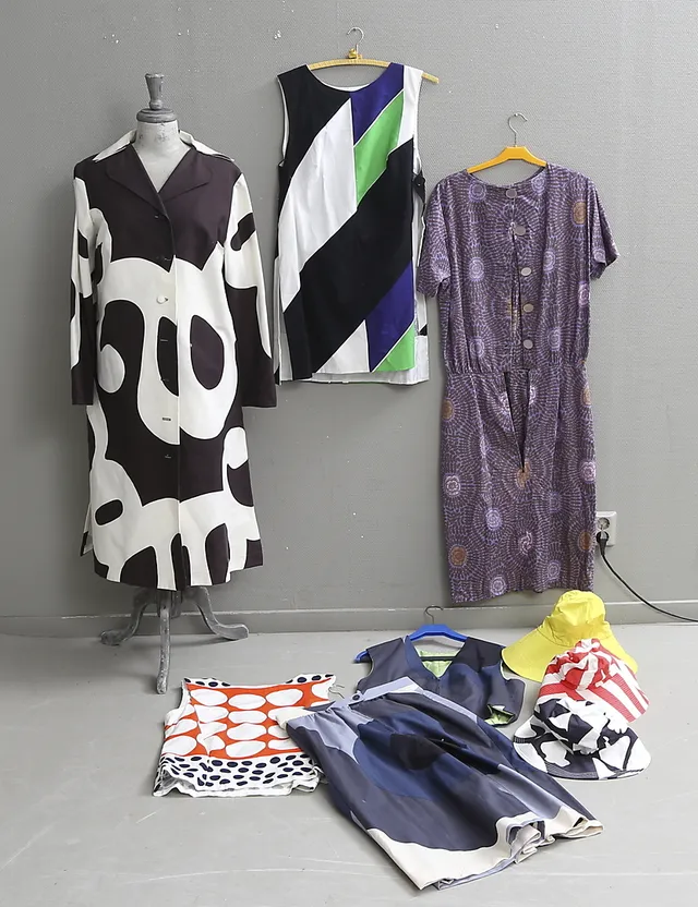 KLÄDER OCH HATTAR, bland annat Marimekko och Viola Gråsten.