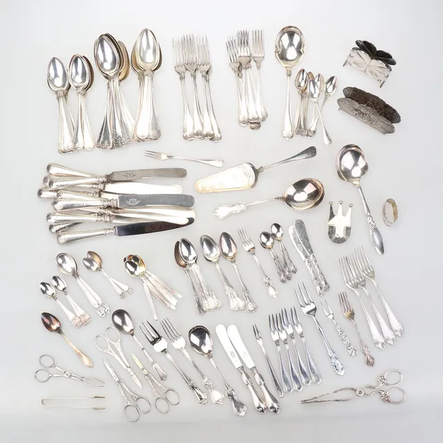 BESTICK, ca 131 delar nysilver, blandat parti, matsilver.