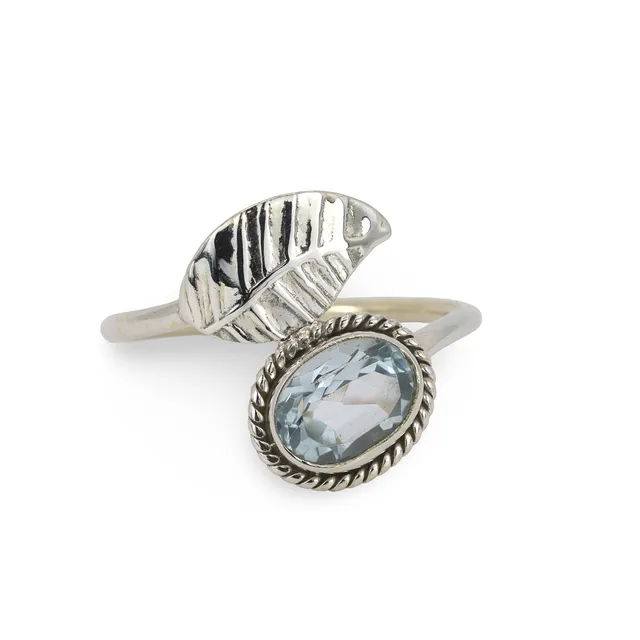 BLUE TOPAZ FEATHER SILVER RING.