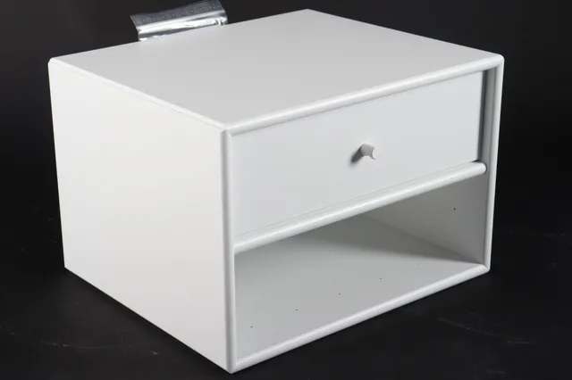 Peter J. Lassen. Montana sengebord, model 6262, D. 30 cm