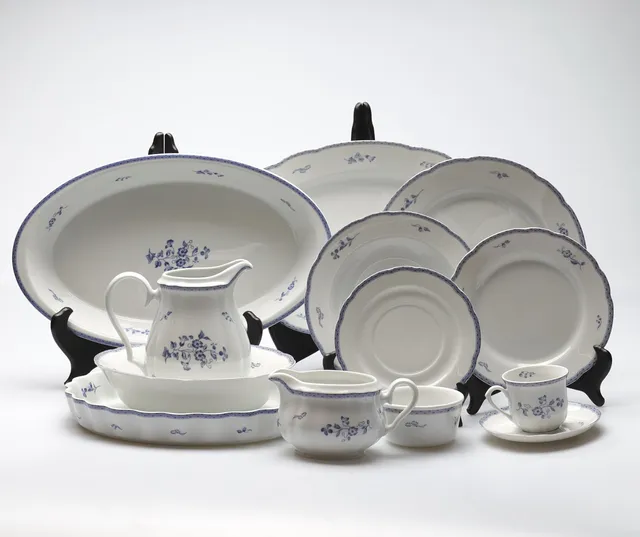 JACKIE LYND. Matservis, 86 delar, "Classic", porslin, Christineholm.