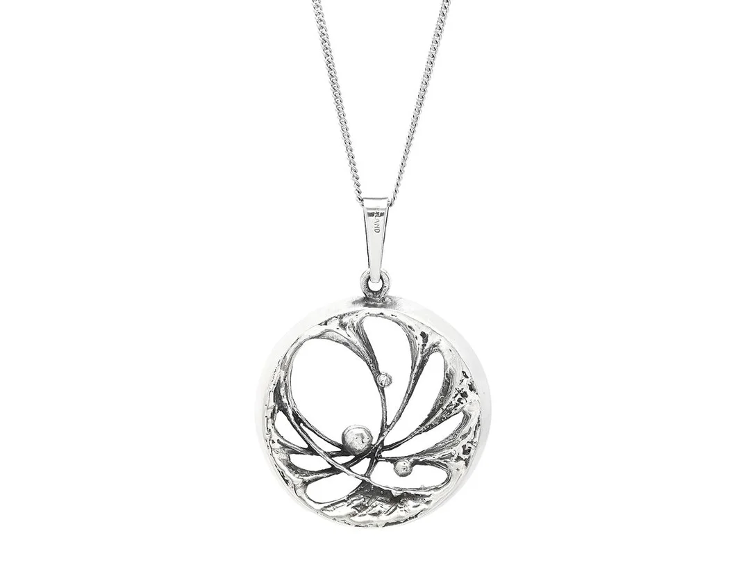 STEN & LAINE, hänge med kedja, Spiderweb, silver, Finnfeelings, Åbo 1978, höjd 46 mm, vikt 9,3 g, — Smycken/Hänge med kedja — Kaplans