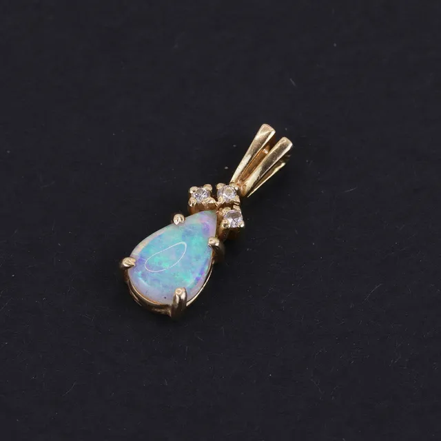 OPAL & DIAMOND PENDANT.