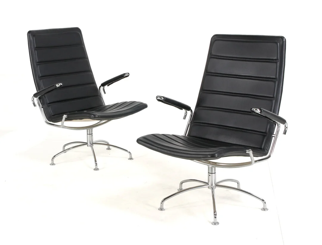 Jens Amundsen for Fritz Hansen. Airport chairs. Pair of armchairs, 1980s (2) — Furniture/Lounge chairs — Lauritz