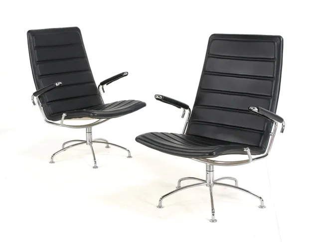 Jens Amundsen for Fritz Hansen. Airport chairs. Pair of armchairs, 1980s (2)