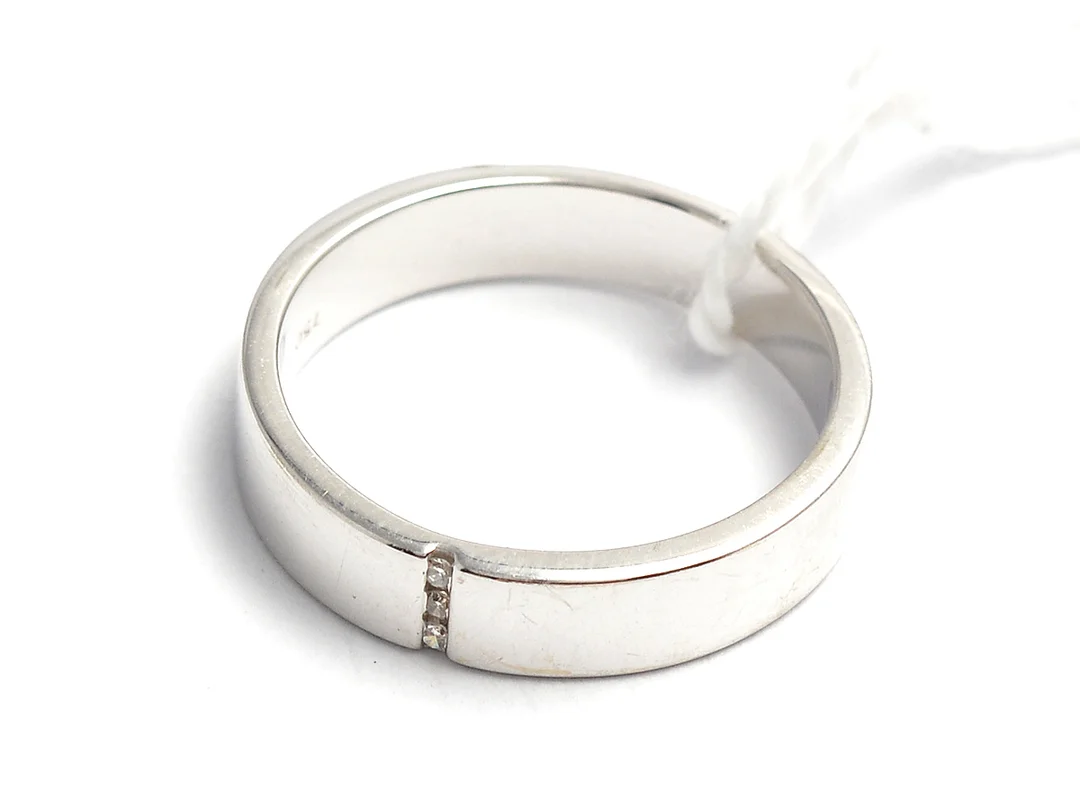 Ring vitguld 18K 4,1g Ø16 med åttkantslipade diamanter 3xca.0,005ct — Smycken/Ring — Kaplans