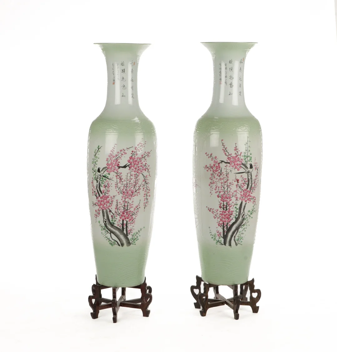 Pair of Chinese colossal porcelain vases (2) — Hobby and collectibles/Asian art — Lauritz