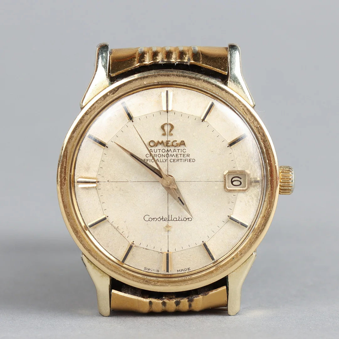 OMEGA Constellation "Pie Pan", Chronometer, automatic, stål, 1960-tal. — Wristwatches — Karlstad Hammarö Auktionsverk