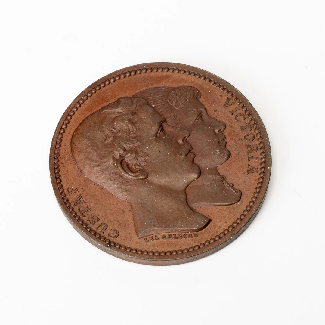 MEDALJ, brons kronprins Gustaf och Victorias bröllop, den 20 september, 1881. — Orders & Medals — Auktionshuset Kolonn