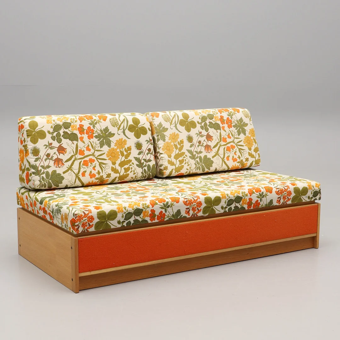 DAGBÄDD, Sverige 1950/60-tal. — Sofas & Seatings — Crafoord Auktioner Malmö