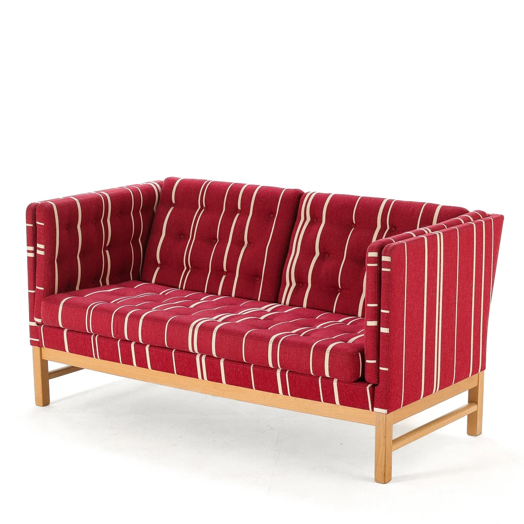 Erik Ole Jørgensen for Erik Jørgensen Furniture: Two-seater sofa, model EJ 315/2 — Furniture/Lounge suites, sofas — Lauritz
