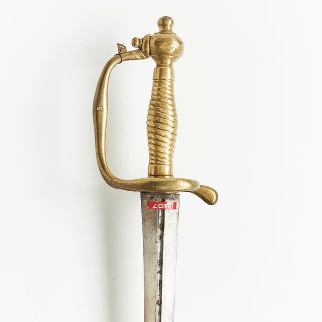 VÄRJA, svensk, m/1807, för underofficer vid infanteriet eller kavalleriet, mässingsfäste från huggare m/1748 sammansatt med klinga från karolinsk ryttarvärja.