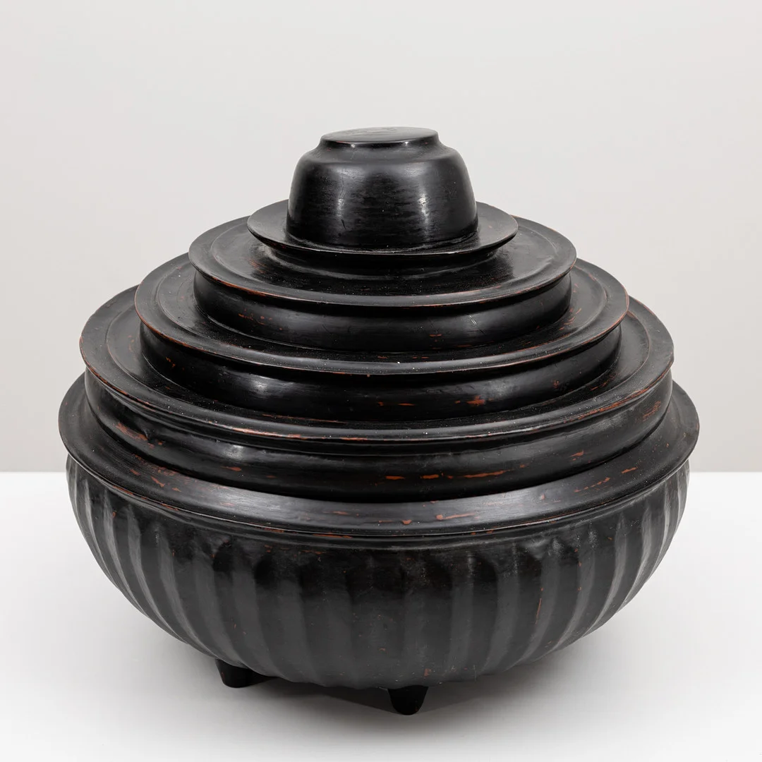 FÖRVARINGSLÅDA, 6 delar, lackarbete, troligen Burma, 1900-tal. — Wood — Auktionshuset Kolonn