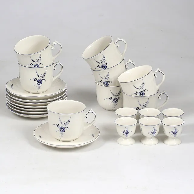 FRUKOSTMUGGAR, med fat, 8 st, ÄGGKOPPAR, 6 st, porslin, "Old Luxemburg", Villeroy & Boch.