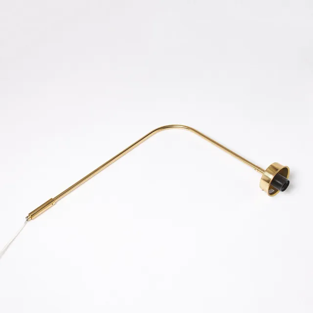 JOSEF FRANK. Vägglampa, mässing, etikettmärkt.
