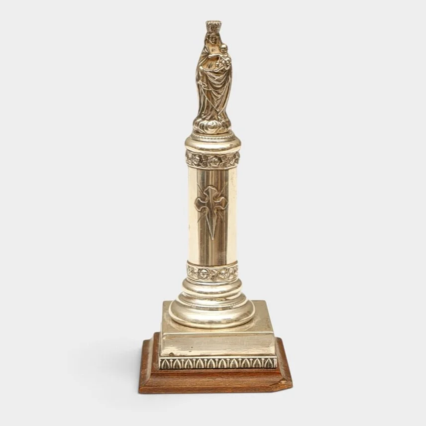Virgen del Pilar en plata. Segunda mitad del siglo XIX. — Silver — Barcelona Auctions