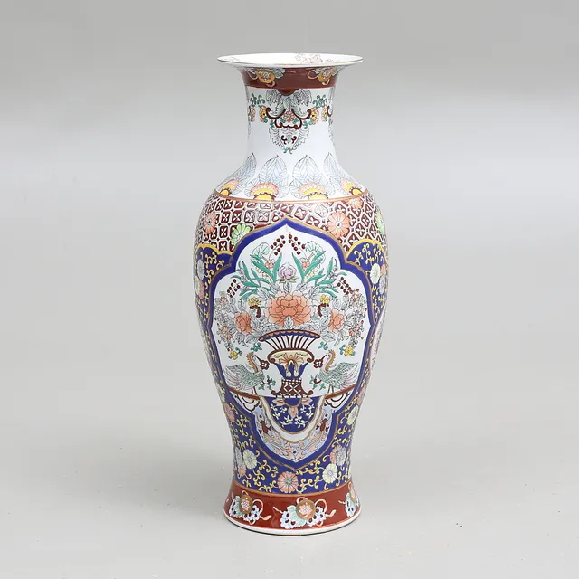 GOLVVAS, porslin, Kina, 1900-tal.