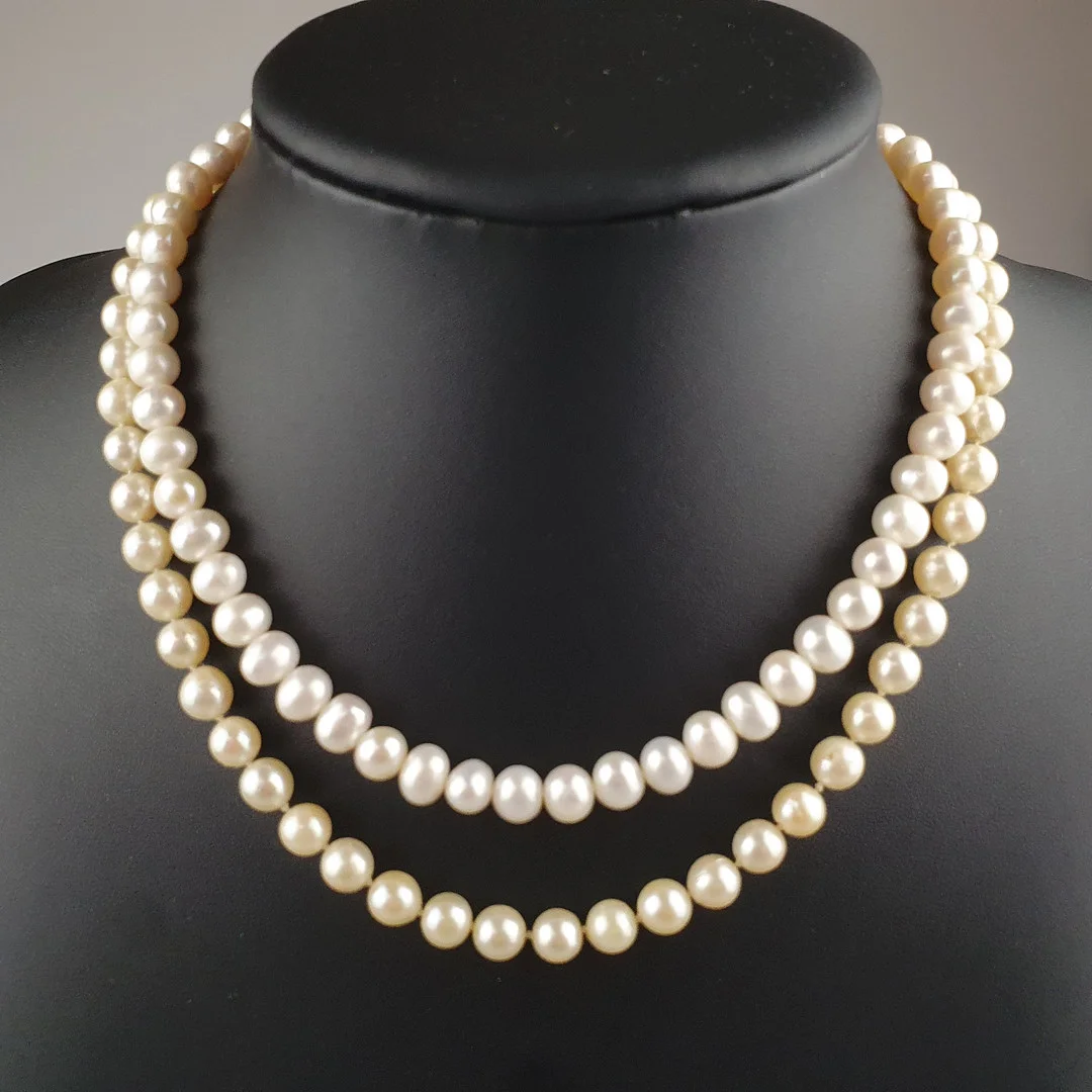 - 2 PERLENKETTEN, Perlenkugeln von ca. 7 mm Dm. — Necklace — Auktionshaus Blank