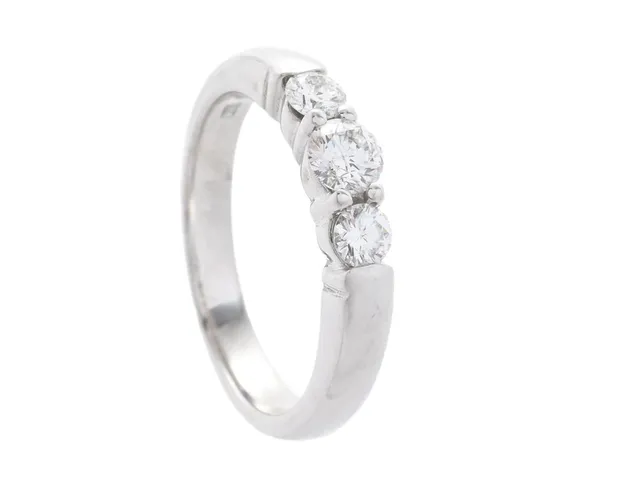 STRÖMDAHLS, trestensring, 18K vitguld, briljantslipade diamanter 0,50 ctv, TW/VS, stl 17 mm, vikt 5,3 g,.