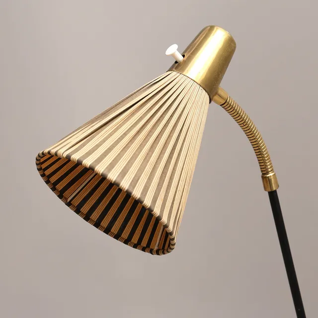 GOLVLAMPA, 1950-tal, stringmodell. märkt eae 144.