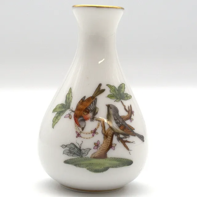 HEREND. ROTHSCHILD MINIATUR VASE HANDBEMALT, MIT GOLDRAND, UNGARN 20. JAHRHUNDERT.