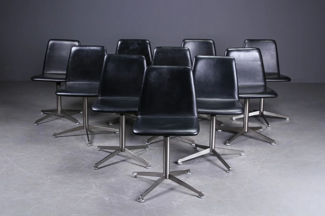 Paul Leroy. Ten chairs made in steel and leather, model Spinal Chair (10) — Furniture/Chairs — Lauritz