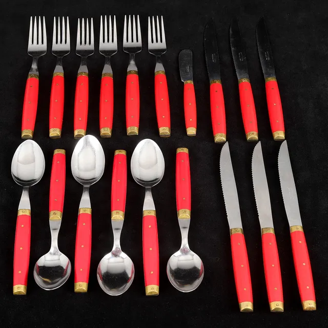 BESTICK, 19 delar i metall och plast, Melron, Frankrike.
