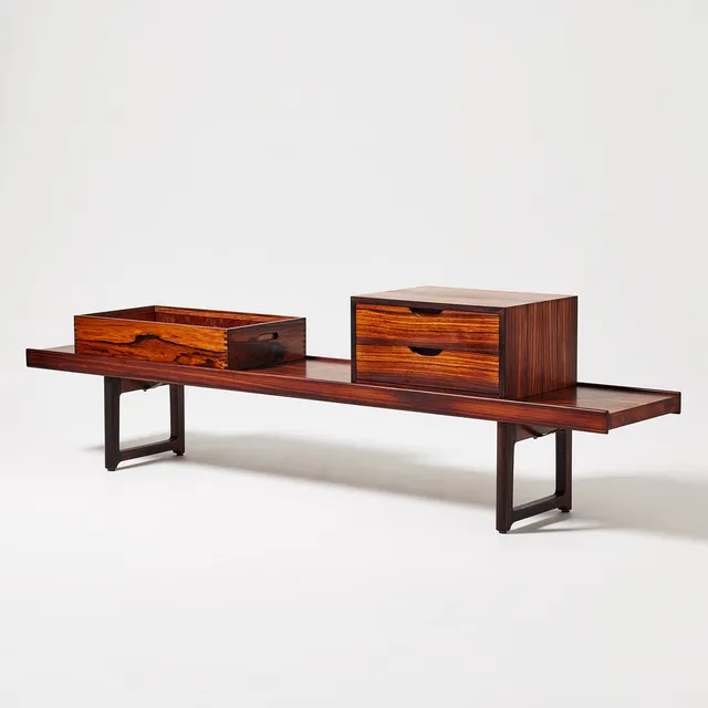 TORBJÖRN AFDAL. "Krobo", bänk, med blomlåda och lådhurts, Bruksbo, Mellemstrands Trevareindustri Norge, palisander, 1960-tal.
