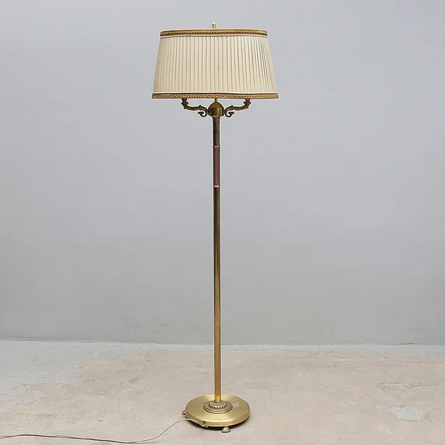 GOLVLAMPA, Mässing.