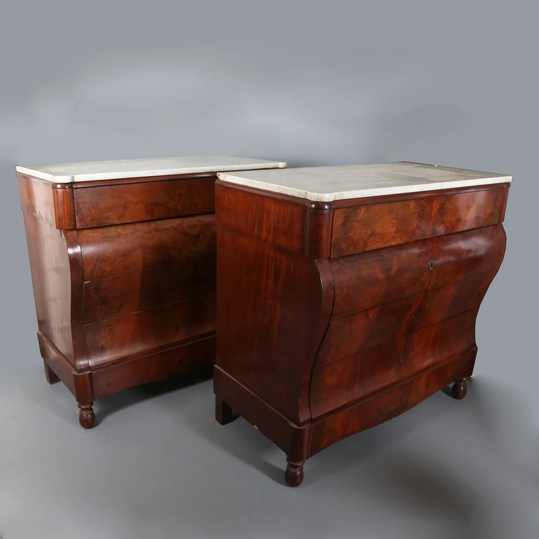 Pair of Fernandine chests of drawers in mahogany and mahogany palm veneer, circa 1830. — Chests of drawers — Balclis