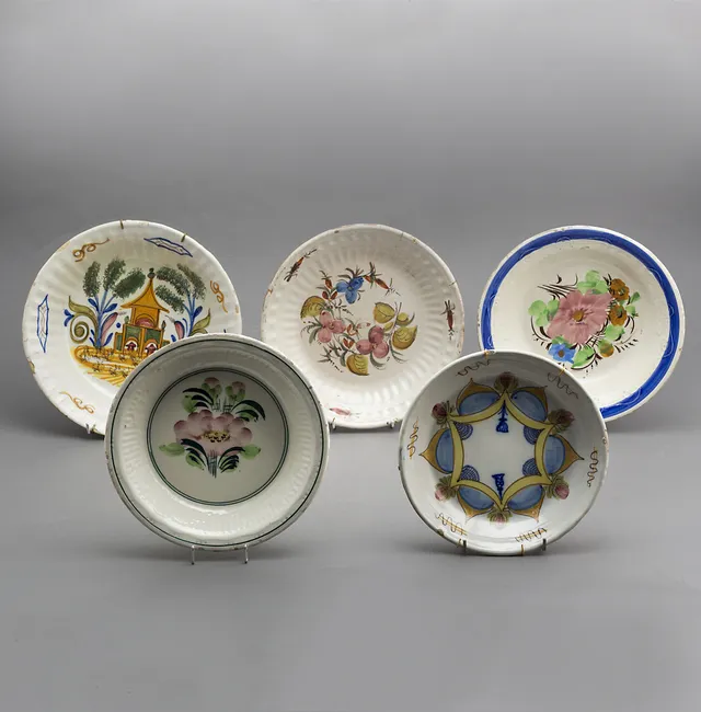 Nine dishes in earthenware from the East of Spain, 19th-early 20th Century.
